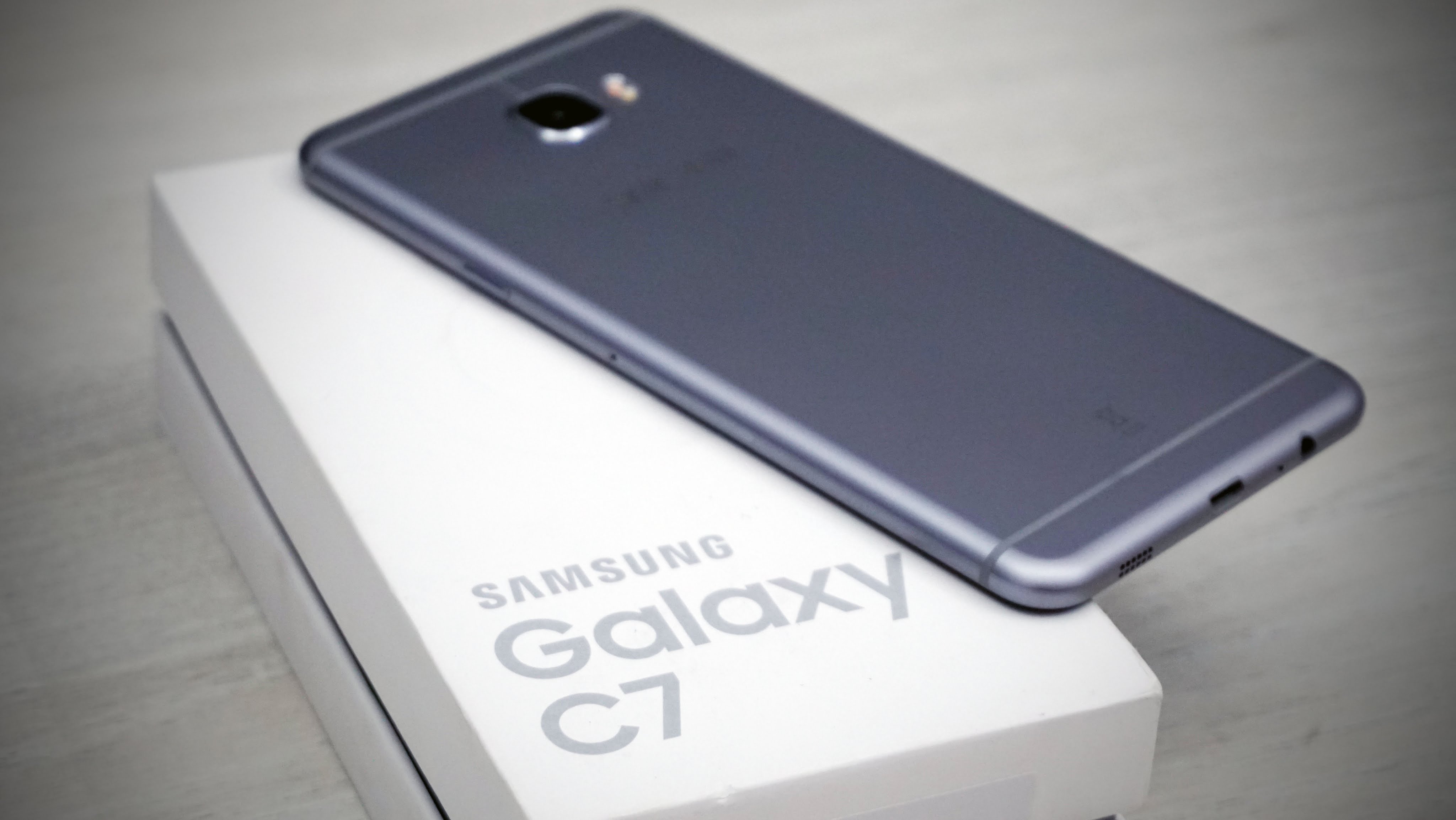 Galaxy C7 